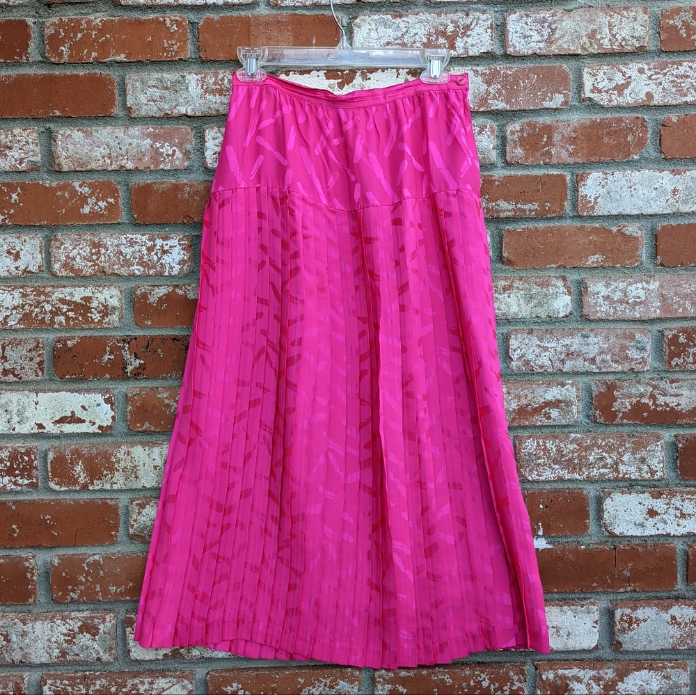 100% Silk Skirt in Neon Pink Color size 8